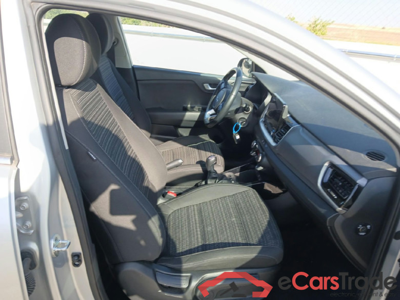 KIA Stonic / 2017 / 5P / todoterreno 1.0 T-GDi 74kW (100CV) MHEV iMT Drive #6