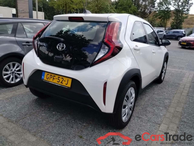 TOYOTA Aygo X 1.0 VVT-i MT Play #4