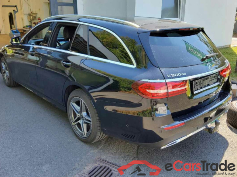 Mercedes-Benz E T-Modell (BM 213)(06.2016->) DE - Kb5 E 300 de EU6d, 4Matic AMG Line, (Facelift) 2020 - 2023 #4