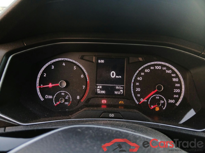 VOLKSWAGEN T-Roc / 2017 / 5P / todoterreno Advance 1.0 TSI 85kW (115CV) #4