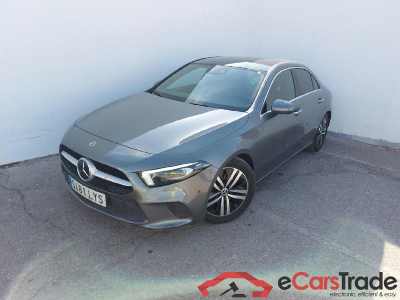 MERCEDES-BENZ Clase A / 2018 / 4P / sedán Sedán A 200 d #1