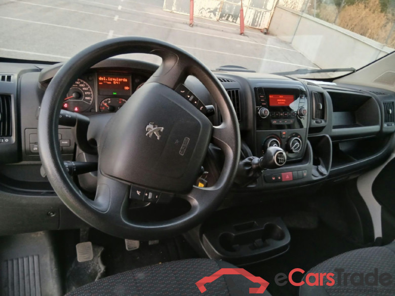 PEUGEOT Boxer / 2014 / 4P / furgón 335 L3 H2 BHDI 103kW (140CV) S&S 6 V. M #3