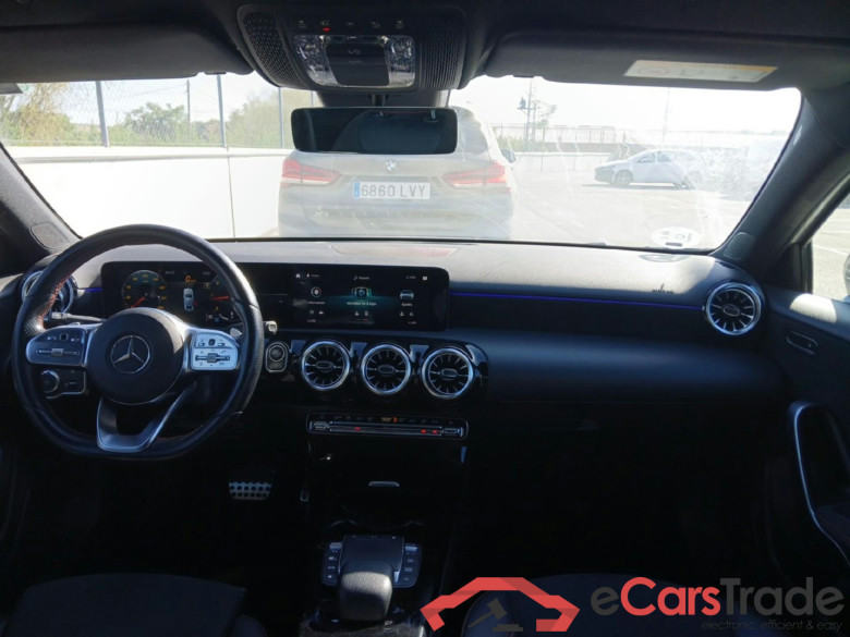MERCEDES-BENZ Clase A / 2018 / 4P / sedán Sedán A 200 d #3