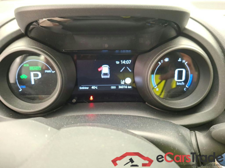 TOYOTA Yaris Cross Hybride / 2021 / 5P / SUV 1.5 HYBRID 116H DYNAMIC BUSINESS BEY AWD #6