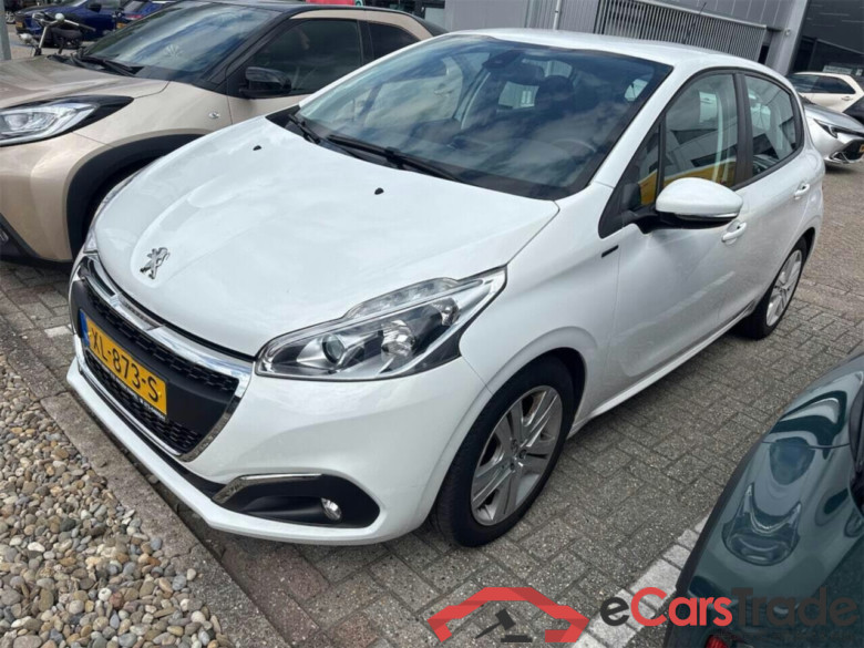 PEUGEOT 208 1.2 PureTech Signature #1
