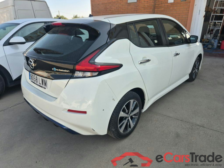 NISSAN LEAF / 2017 / 5P / berlina con portón 40kWh Acenta #2