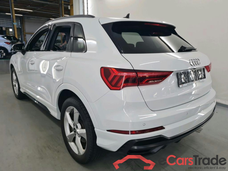 AUDI Q3 1.4 45 TFSI E S TRONIC S LINE #3