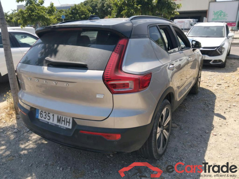 VOLVO XC40 / 2021 / 5P / todoterreno Recharge Twin Eléctrico Plus Auto AWD #2