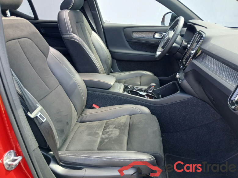 VOLVO XC40 / 2017 / 5P / todoterreno 2.0 B4 G AWD R-Design Auto #6