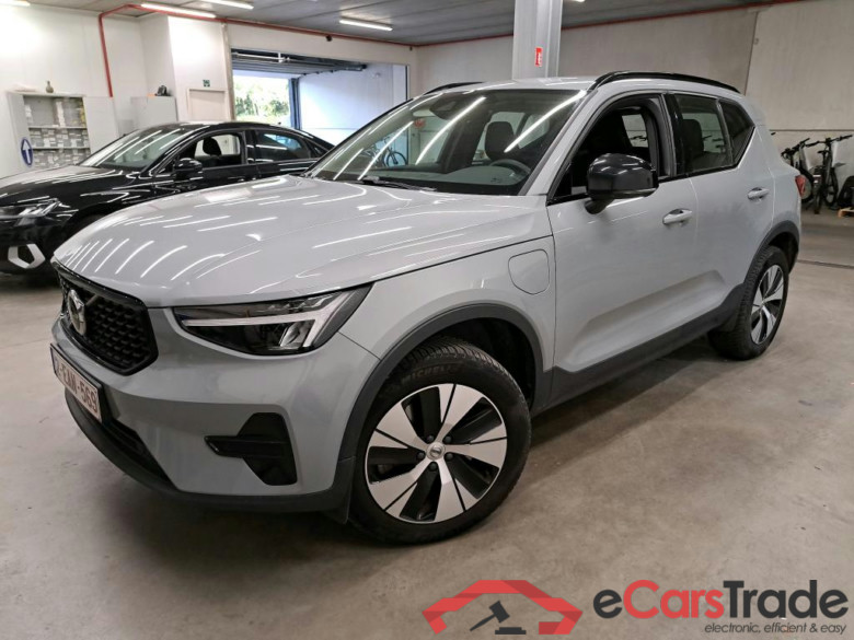 VOLVO - VOL XC40 T5 PHEV 261PK  Plus Dark Design With Climatic & Navigation & Heated Arianne Leather Seats & Cruise Control & Park Sensors Front & Rear  * HYBRID *