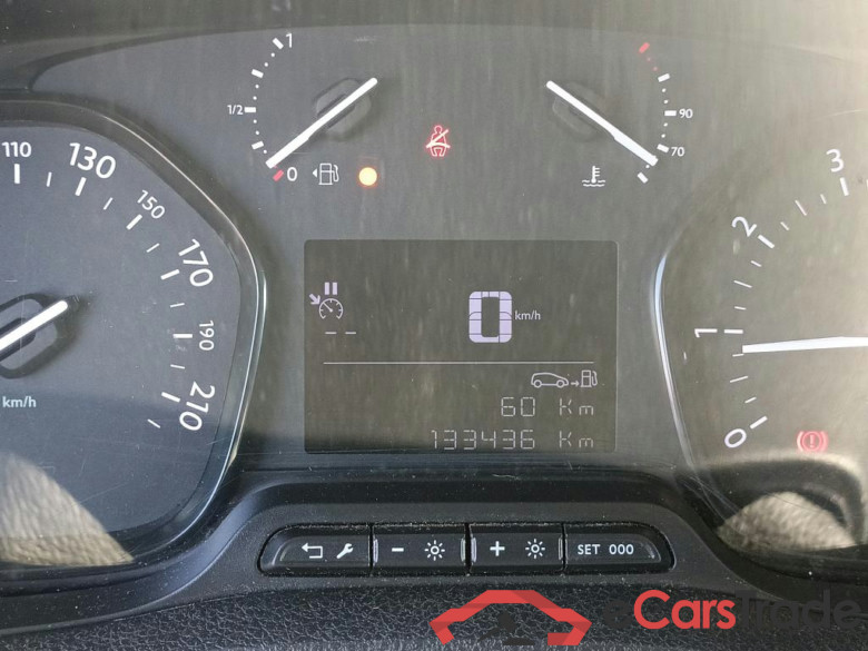 PEUGEOT Expert / 2016 / 4P / furgón Furgón Premium 1.5 BlueHDi 100 Standard #4