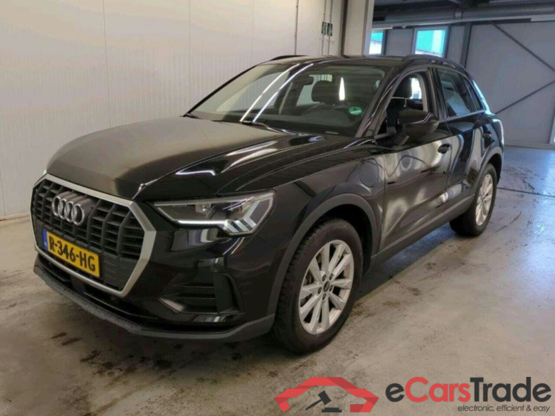 AUDI Q3 45 TFSI e Adv Editi. #1