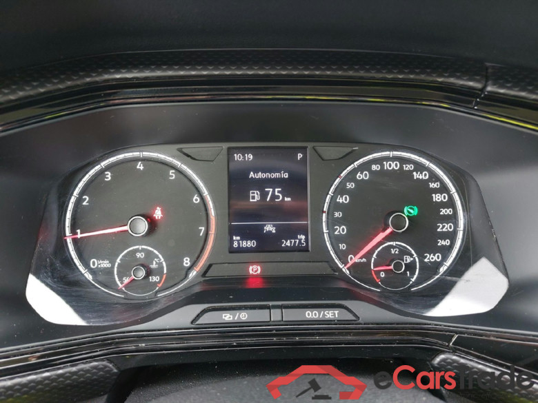 VOLKSWAGEN T-Cross / 2018 / 5P / todoterreno Advance 1.0 TSI 85kW (115CV) DSG (AC) #4