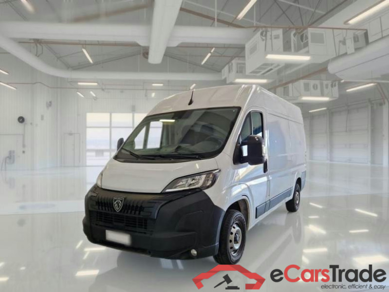 PEUGEOT BOXER / 2023 / 4P / FURGONE 2.2 BLUEHDI 120 SeS 330 L2H2 #1