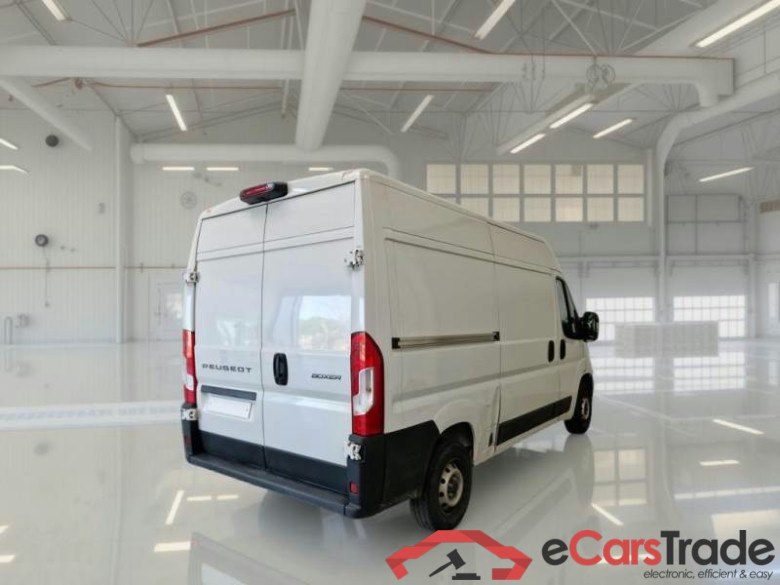 PEUGEOT BOXER / 2023 / 4P / FURGONE 2.2 BLUEHDI 120 SeS 330 L2H2 #2