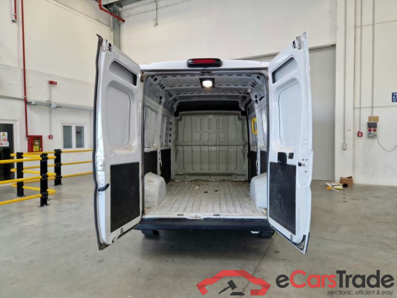 PEUGEOT BOXER / 2023 / 4P / FURGONE 2.2 BLUEHDI 120 SeS 330 L2H2 #5