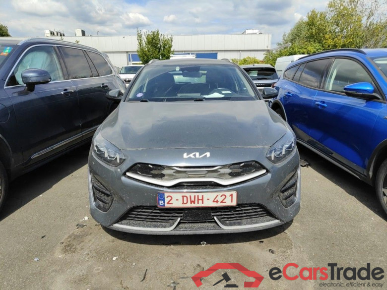 KIA cee'd Sportswagon Business Line 1.6 GDi PHEV DCT 5d !! Damaged Car !!! #1