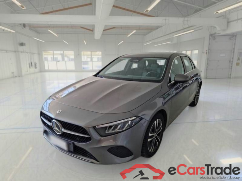 MERCEDES-BENZ CLASSE A / 2022 / 5P / BERLINA A 180 D AUTOMATIC ADVANCED PROGRESSIVE #1