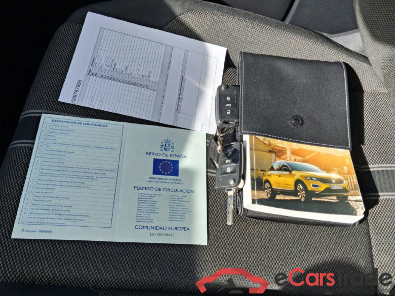 VOLKSWAGEN T-Roc / 2017 / 5P / todoterreno Advance 1.0 TSI 85kW (115CV) (CX) #5