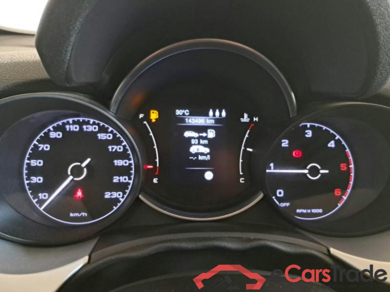 FIAT 500X / 2018 / 5P / CROSSOVER 1.3 MJET 95CV E6D CONNECT #4