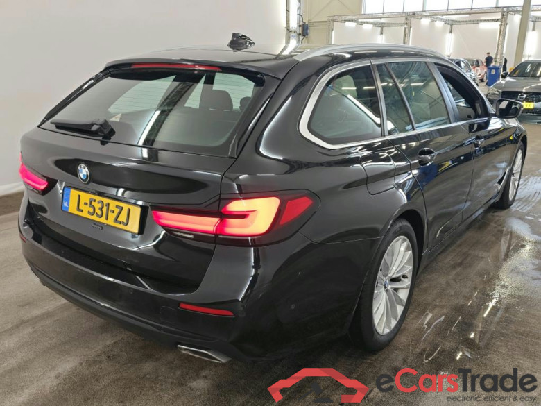 BMW 5 Serie Touring 520iA High Executive 5d + Pano, Harman & Kardon, BMW Laserlight #2
