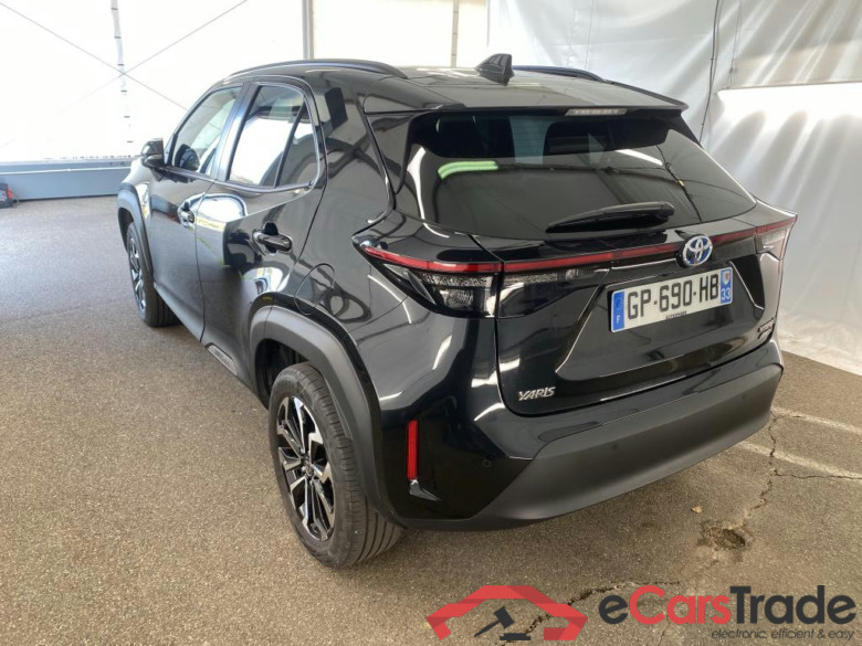 TOYOTA Yaris Cross Hybride / 2021 / 5P / SUV 1.5 HYBRID 116H DESIGN AWD AUTO #2