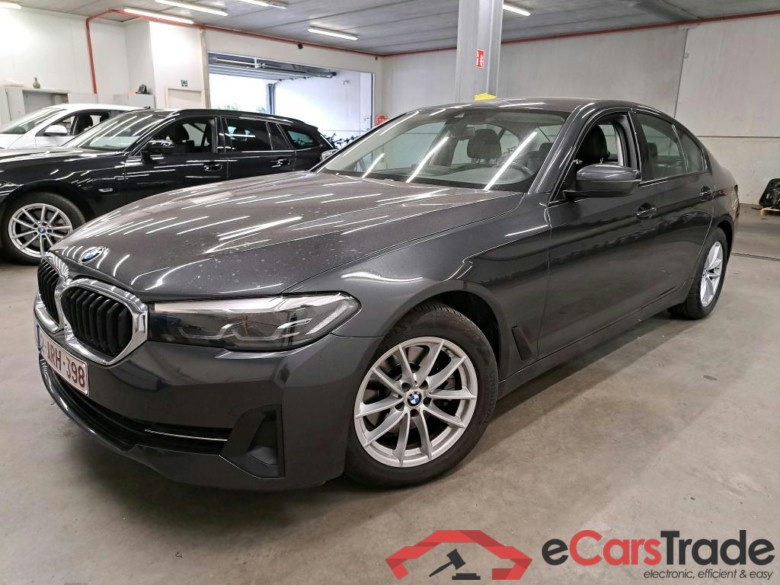 BMW - BMW 5 BERLINE 518dA 136PK Business Edition With Dakota Heated Sport Seats & Shadow Line #1