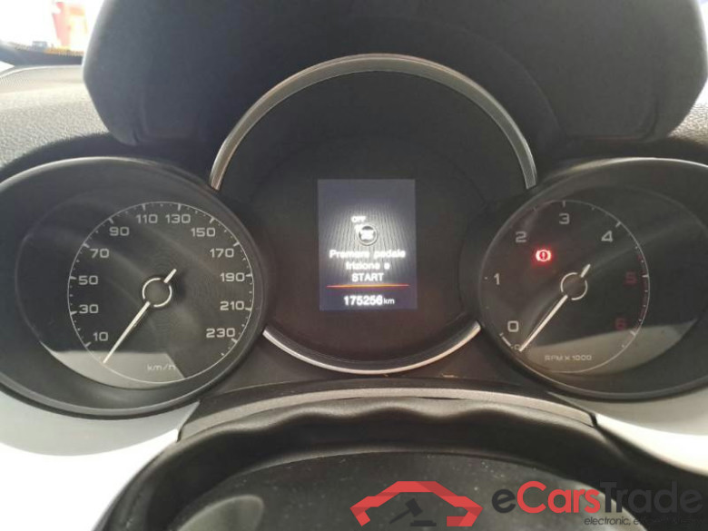 FIAT 500X / 2018 / 5P / CROSSOVER 1.3 MJET 95CV E6D CONNECT #4