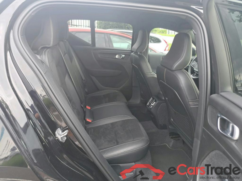 VOLVO XC40 1.5 T3 GEARTRONIC R-DESIGN #1