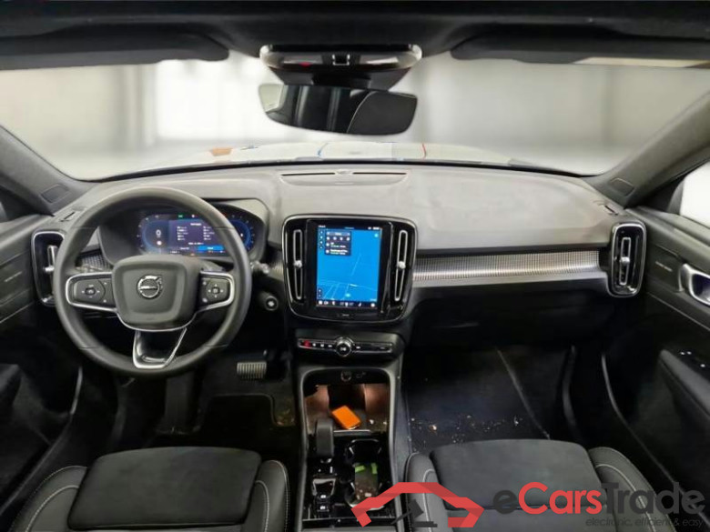 VOLVO XC40 / 2021 / 5P / SUV B4 AUTOMATICO ULTRA DARK #3