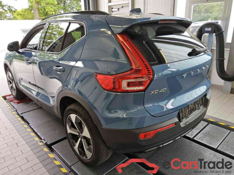 Volvo XC40 (2017->) DE - SUV5 B4 2WD EU6d, Plus Dark, (Facelift) 2022 - 2024 #4