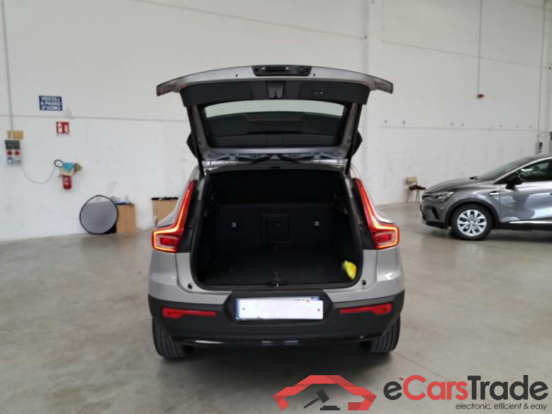 VOLVO XC40 / 2021 / 5P / SUV B3 AUTOMATICO PLUS DARK #5