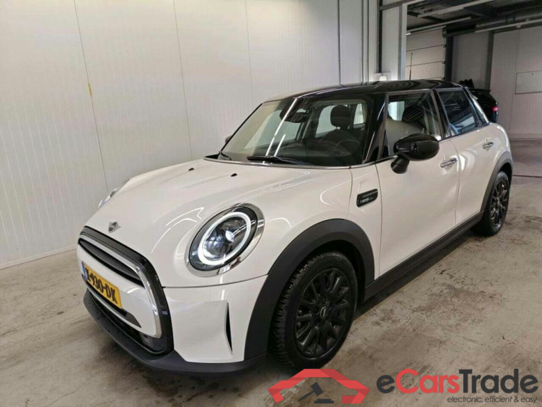 Mini 5-deurs 1.5 Cooper Camden #1