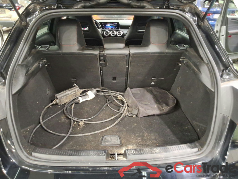 MERCEDES-BENZ A-CLASS 1.3 A 250 E DCT #3