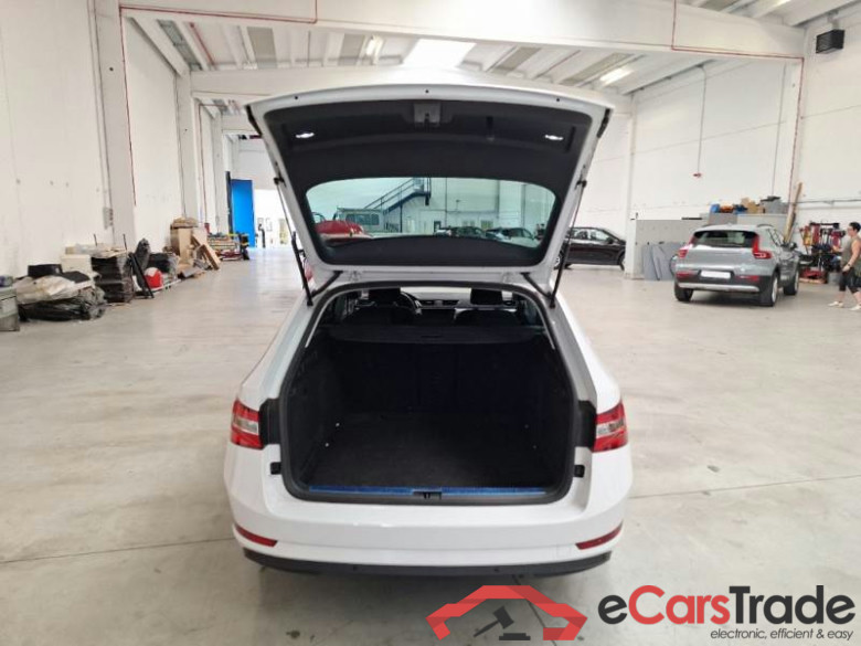 SKODA SUPERB WAGON / 2019 / 5P / STATION WAGON 2.0 TDI EVO 110KW EXECUTIVE DSG #5