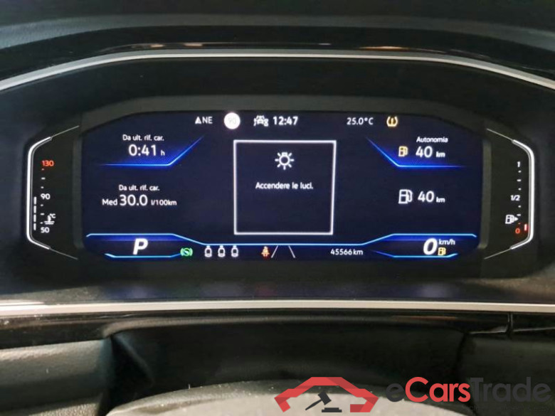 VOLKSWAGEN T-ROC / 2021 / 5P / SUV 2.0 TDI SCR R-LINE DSG #4