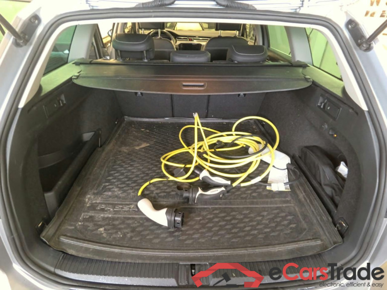 Volkswagen Passat Sp.Combi GTE #6