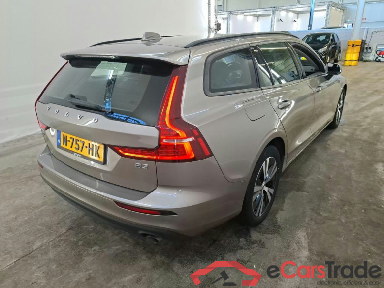 Volvo V60 B3 Automaat Momentum Advantage 5d #2