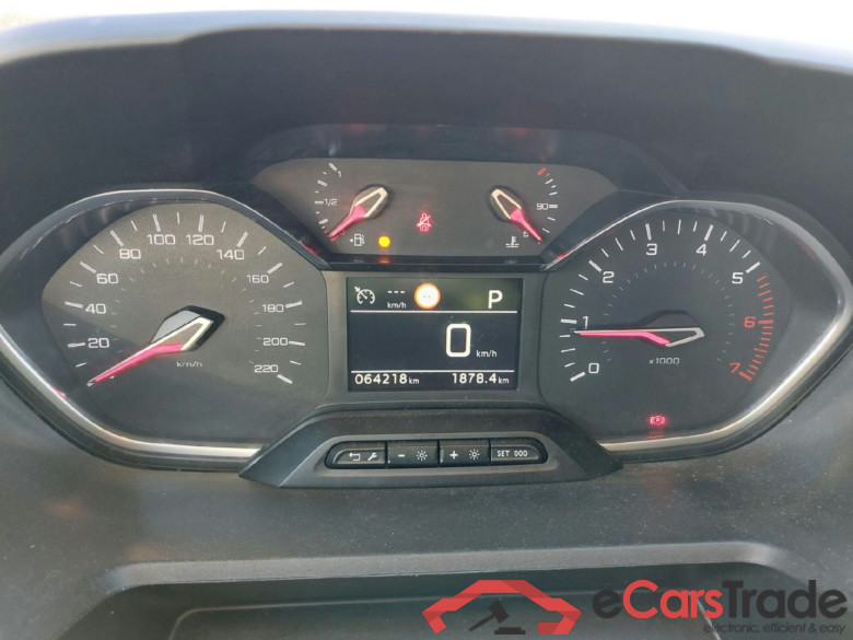 PEUGEOT Rifter / 2018 / 5P / monovolumen compacto Allure Standard BlueHDi 96kW EAT8 #4