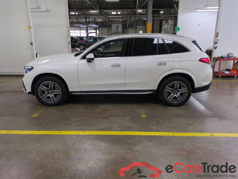 MERCEDES-BENZ GLC / 2022 / 5P / SUV GLC 300 e AMG Line 4MATIC #2