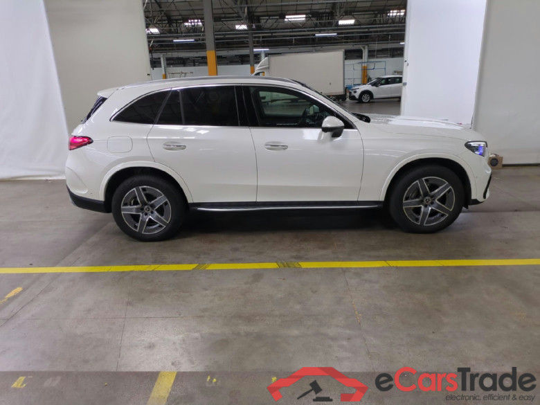 MERCEDES-BENZ GLC / 2022 / 5P / SUV GLC 300 e AMG Line 4MATIC #6