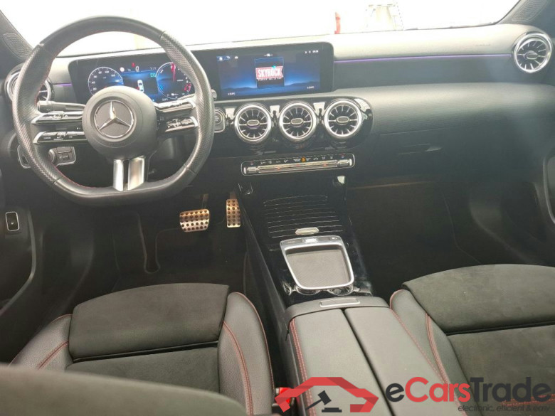 MERCEDES-BENZ Classe A Berline / 2022 / 4P / Berline A 250 e AMG Line 7G-DCT #5