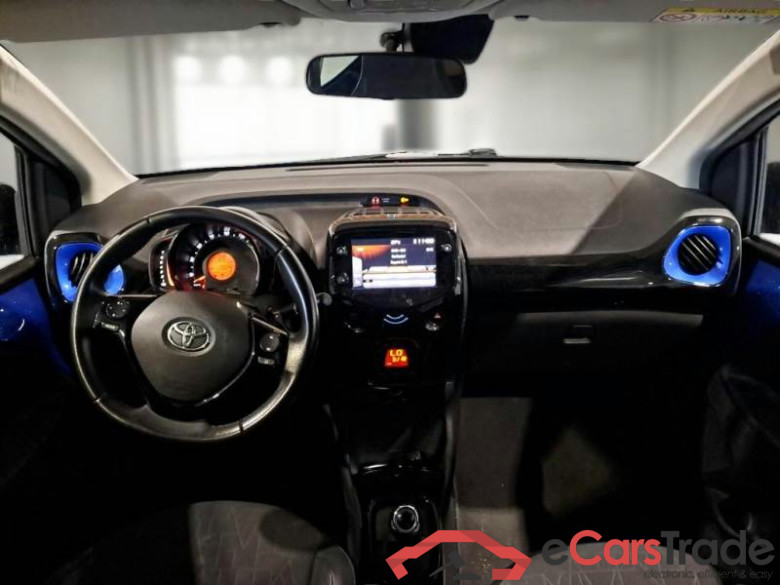 TOYOTA AYGO CONNECT / 2018 / 5P / BERLINA 1.0 VVT-I X-CLUSIV MMT #3