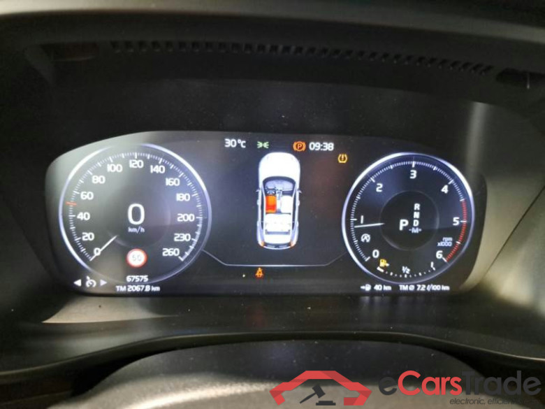 VOLVO XC40 / 2017 / 5P / SUV (V.M.)D3 Geartronic #4
