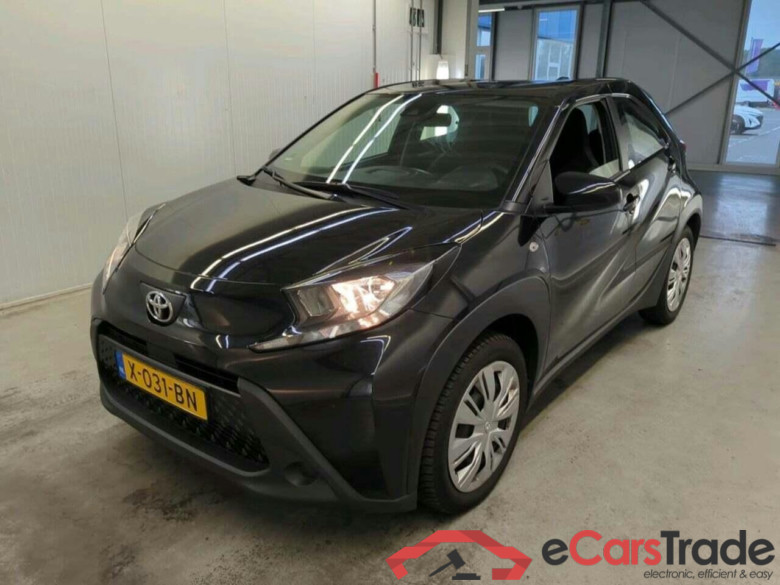 TOYOTA Aygo X 1.0 VVT-i MT Play #1