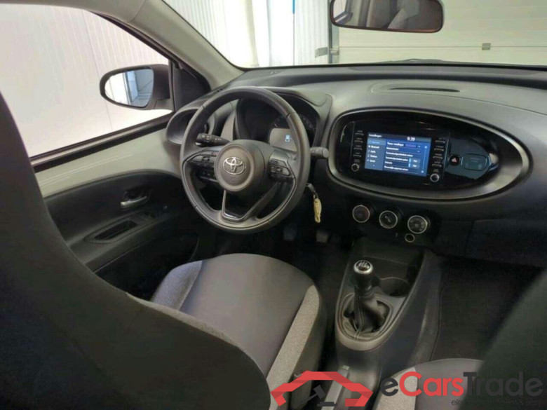 TOYOTA Aygo X 1.0 VVT-i MT Play #3