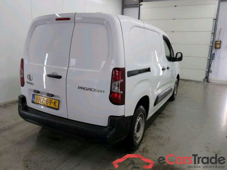 TOYOTA PROACE CITY 1.5 D-4D Live #2