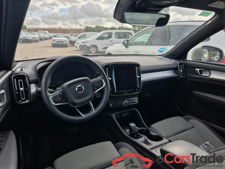 VOLVO XC40 / 2021 / 5P / todoterreno 2.0 B3 G Core Auto #3