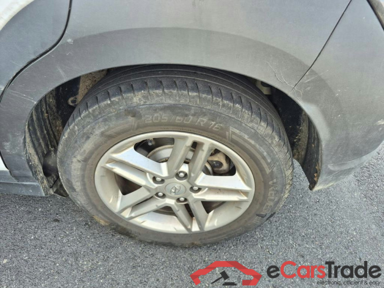 Hyundai Kona 1.6 CRDI 136 MHEV 48V 6MT SKY #6