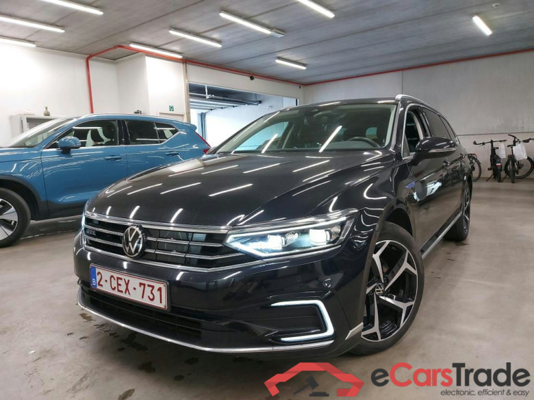 VOLKSWAGEN - VW  PASSAT VARIANT TSI 218PK DSG6 GTE Business Pack Adventure & Design&Comfort * HYBRID *